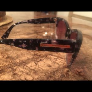 BCBG Accessories - Women’s BCBG Sunglasses. No scratches!!!😎 BCBG Accessories - Women’s BCBG Sunglasses. No scratches!!!😎